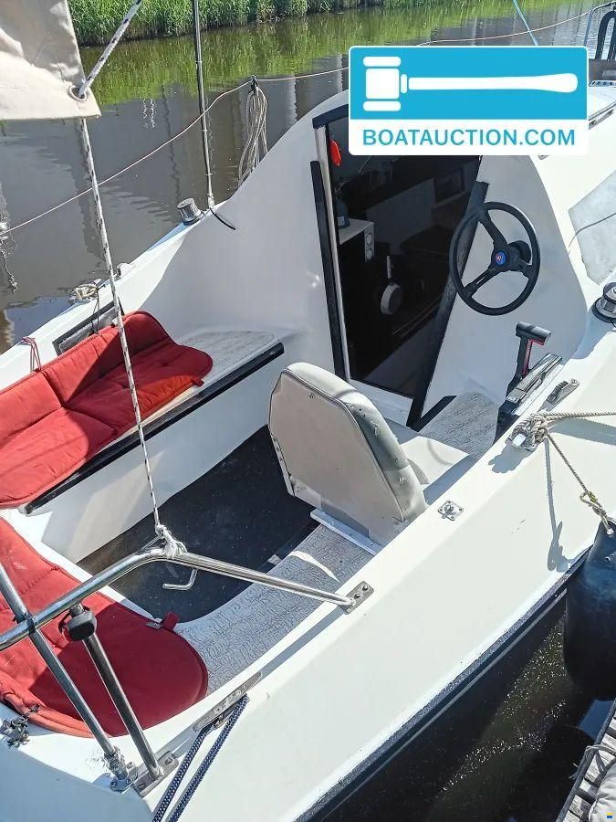 Marine Cox 750