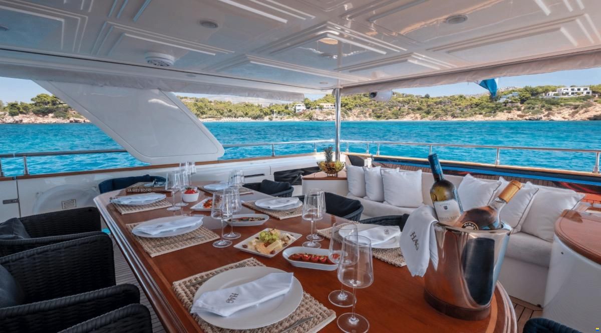 Ferretti Custom Line Navetta 30