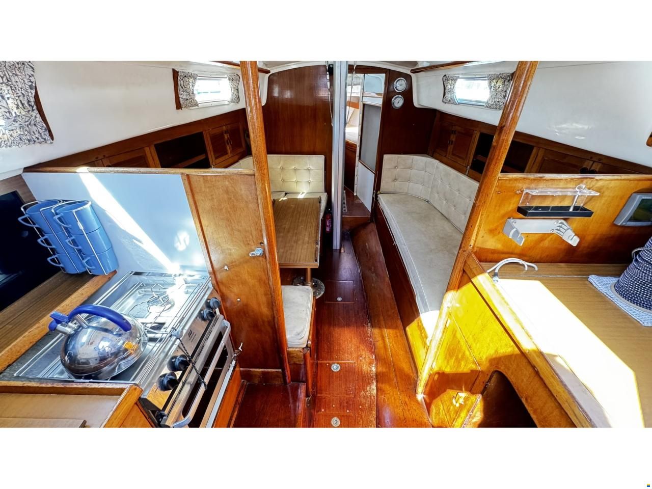 Contessa 32