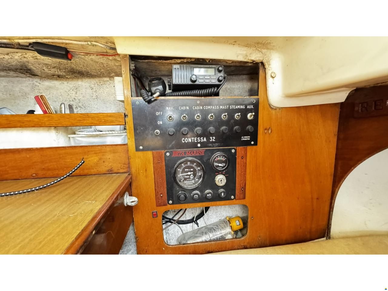 Contessa 32