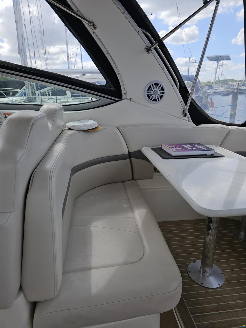 Chaparral 290 Signature