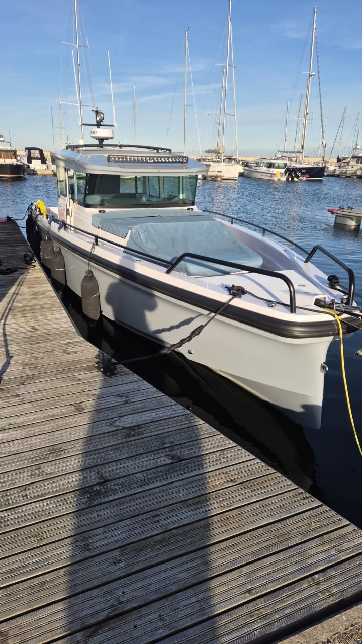 Axopar 37 XC Cross Cabin