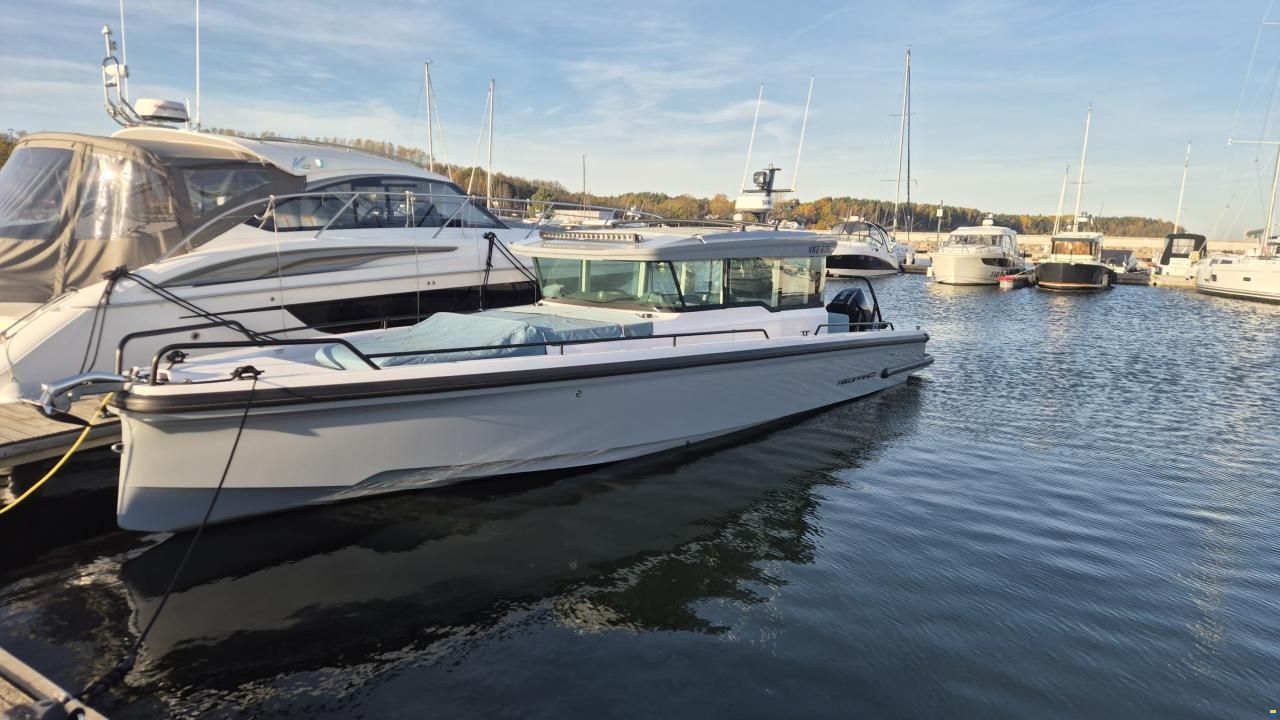 Axopar 37 XC Cross Cabin