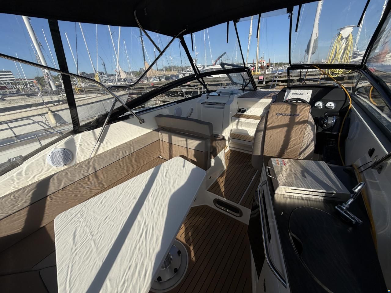 Quicksilver Active Cruiser 805