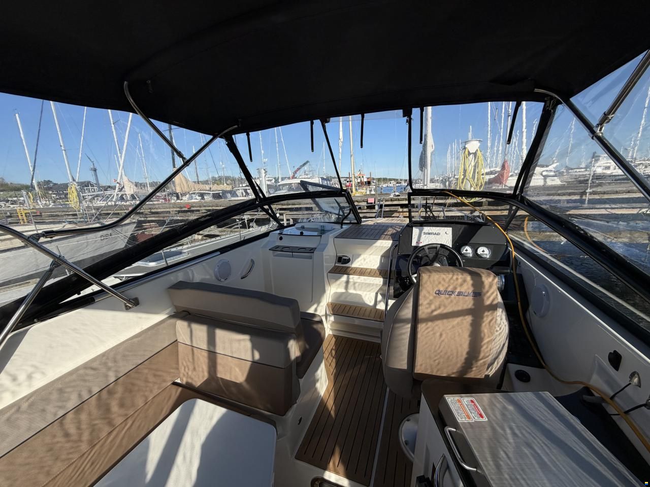 Quicksilver Active Cruiser 805