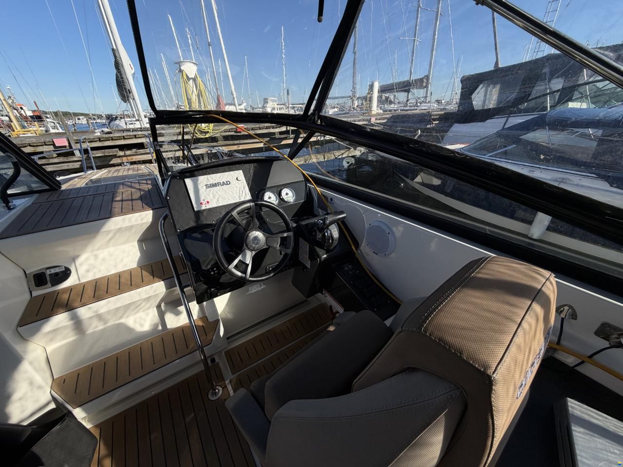 Quicksilver Active Cruiser 805