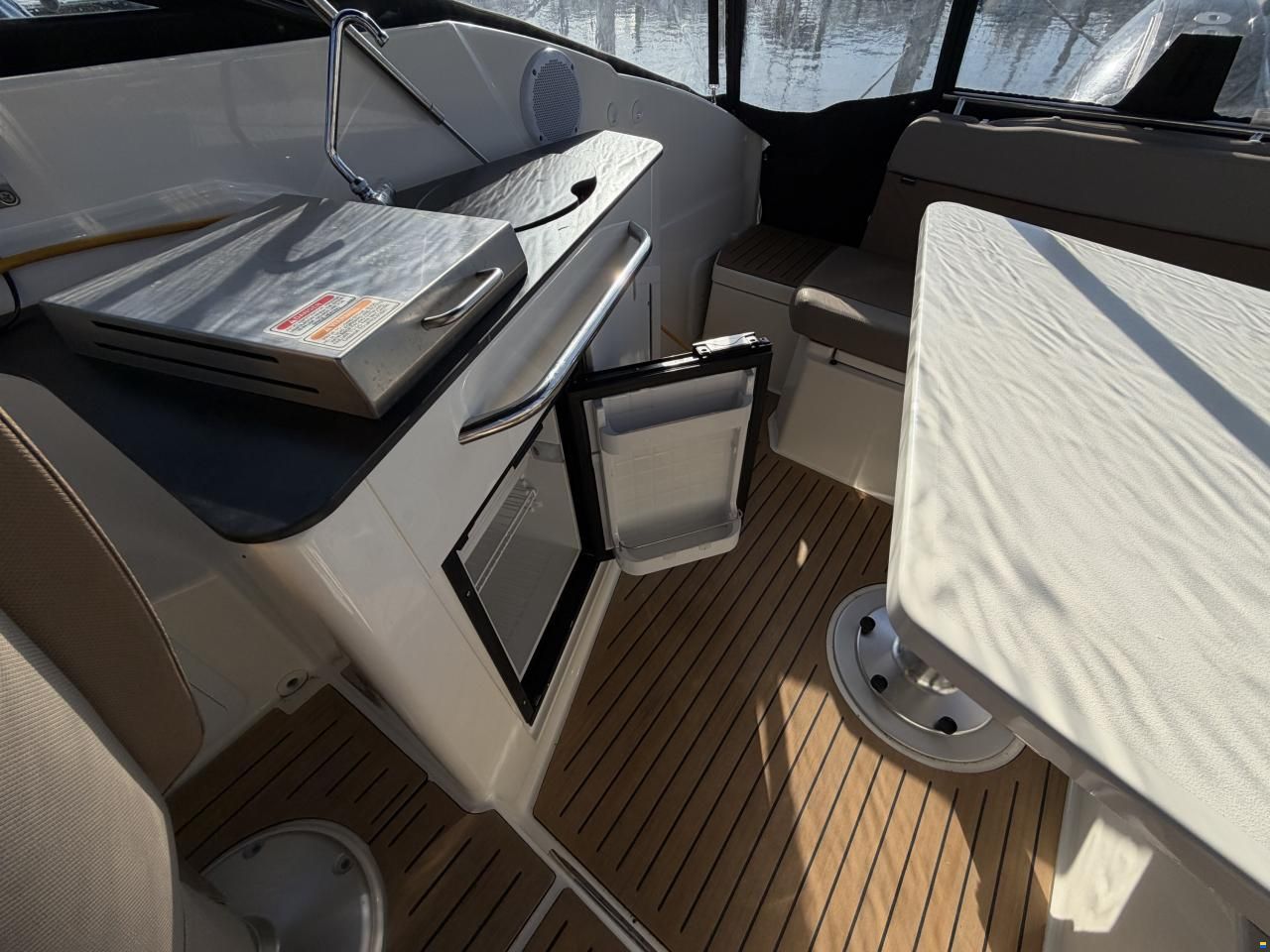 Quicksilver Active Cruiser 805