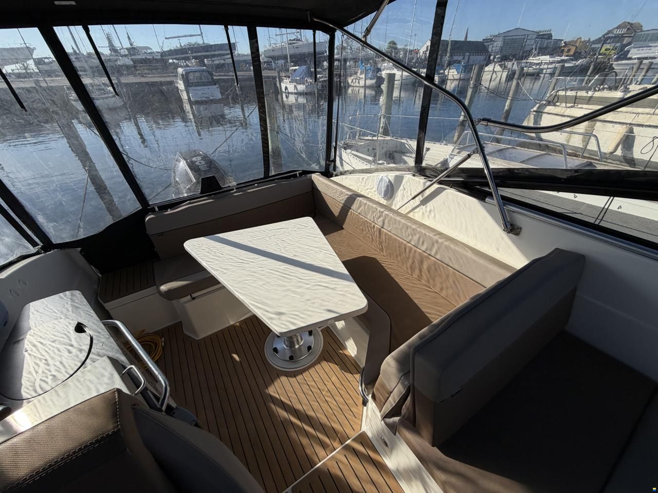 Quicksilver Active Cruiser 805