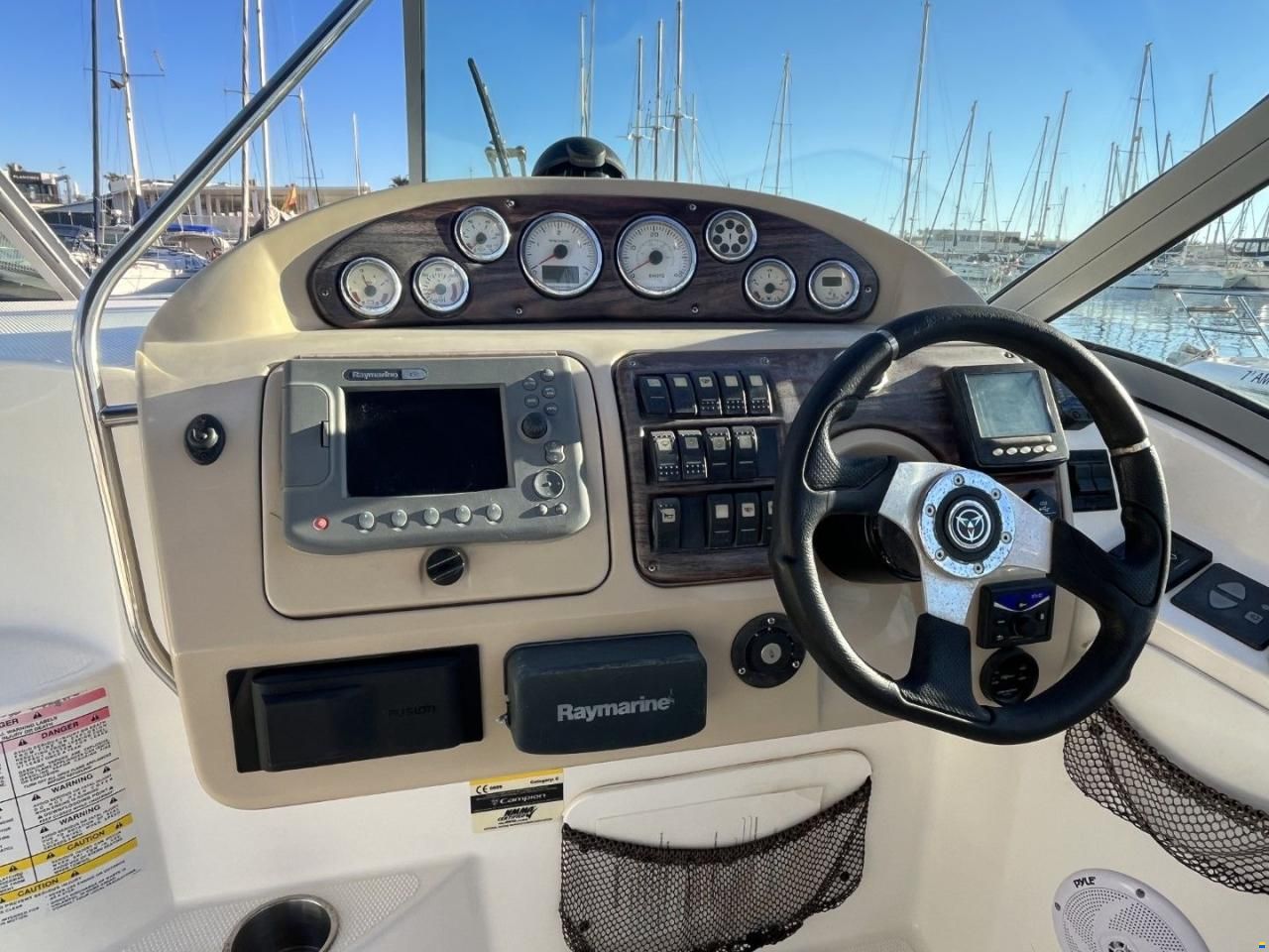 Campion Allante 825 Mid Cabin