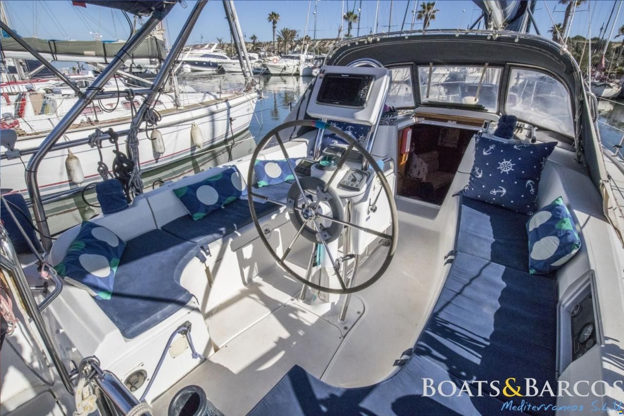 Hunter Marine Sun legend 36