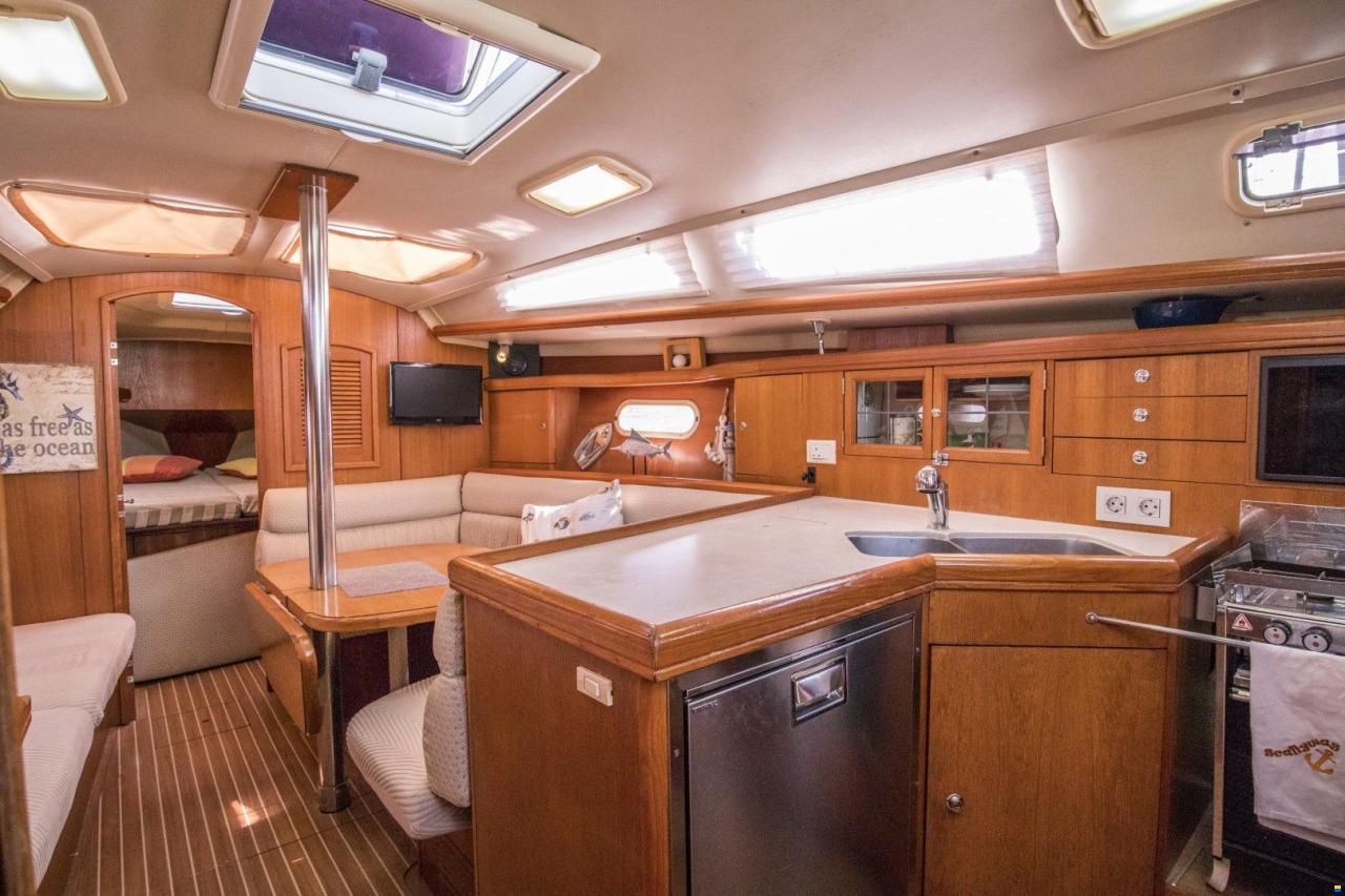 Hunter Marine Sun legend 36