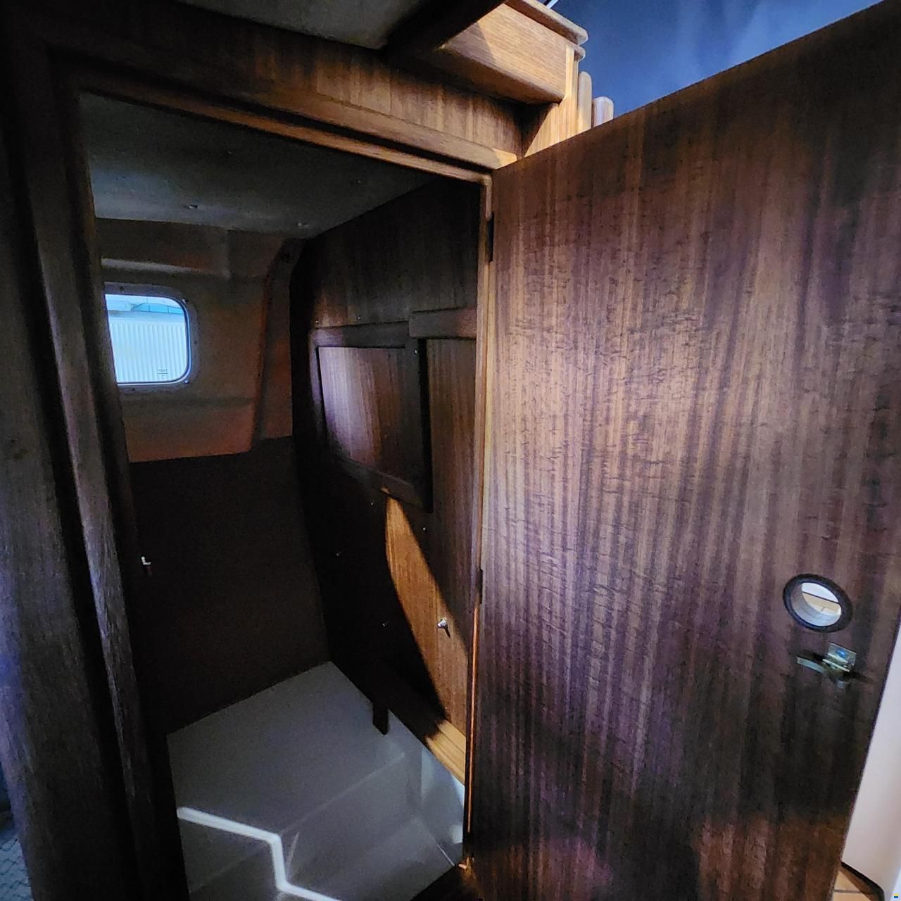 SBM 600 Cabin