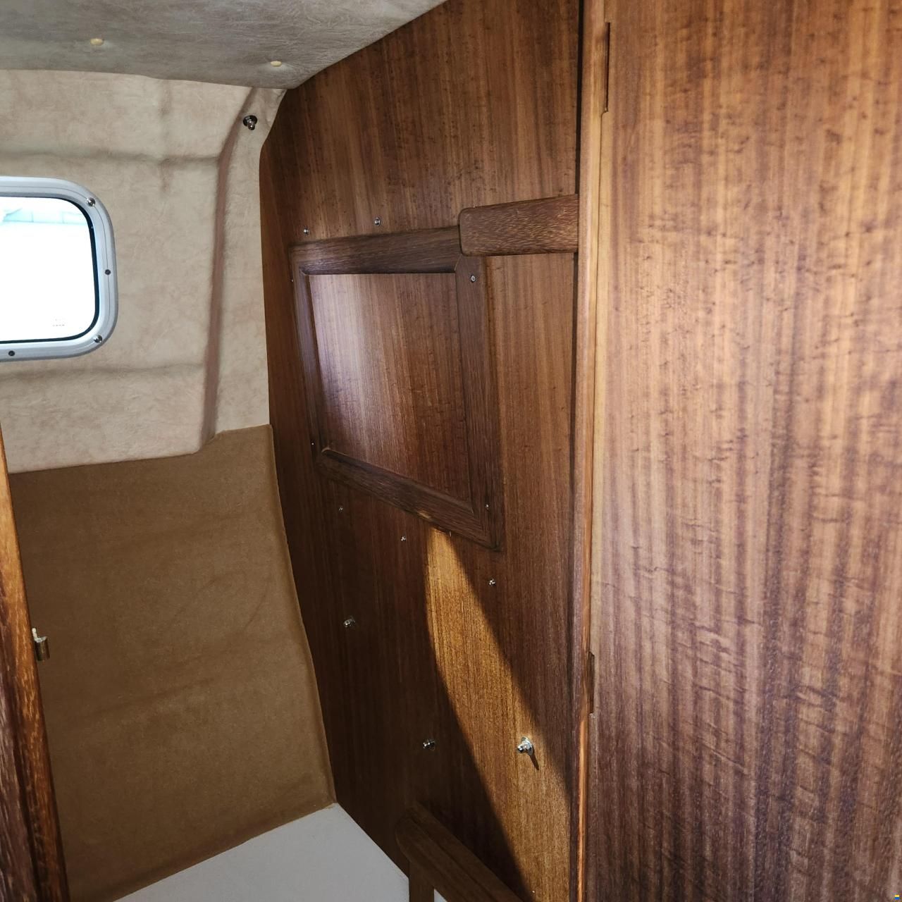 SBM 600 Cabin