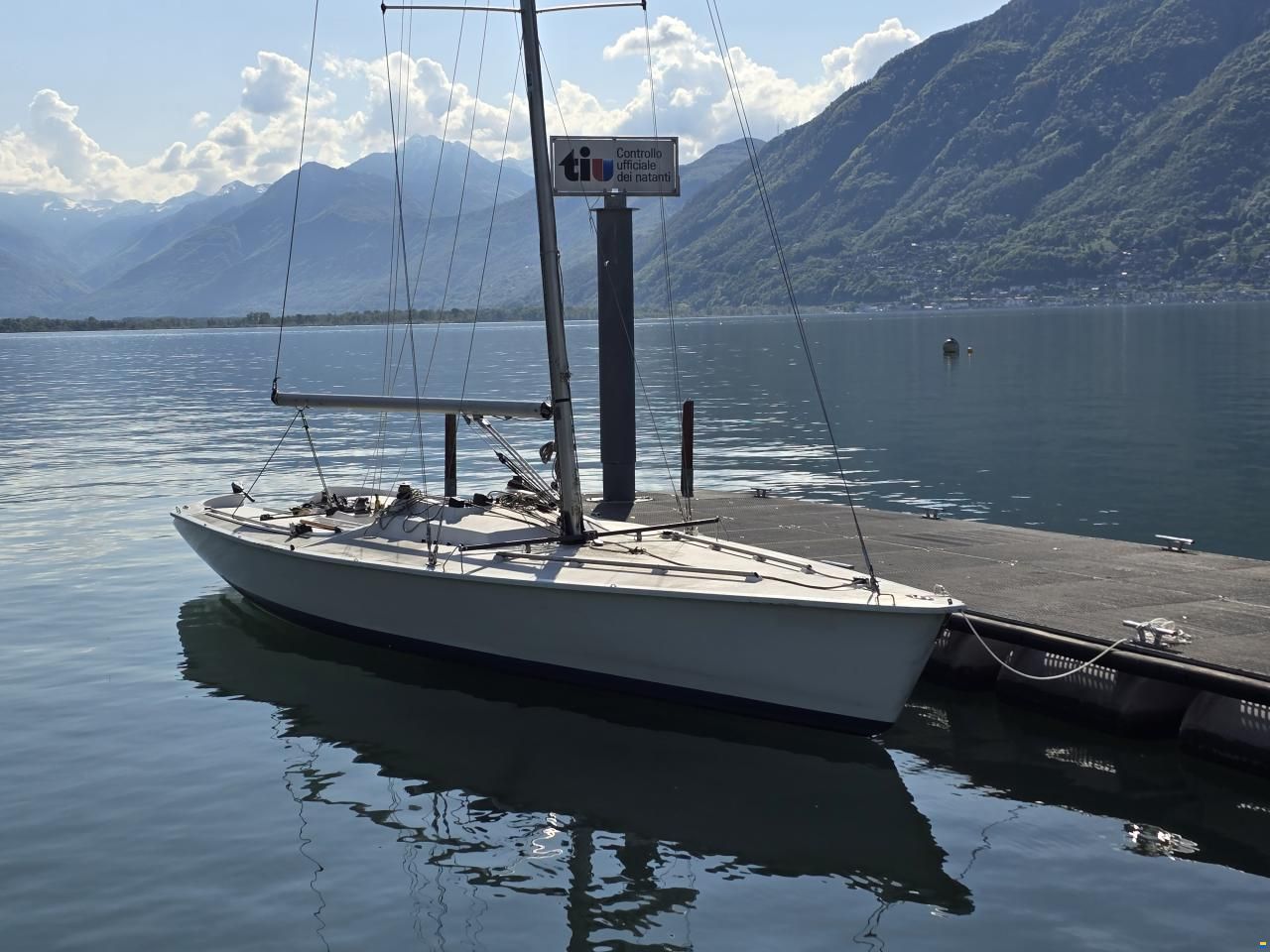 Precision schnelles sportliches Segelschiff