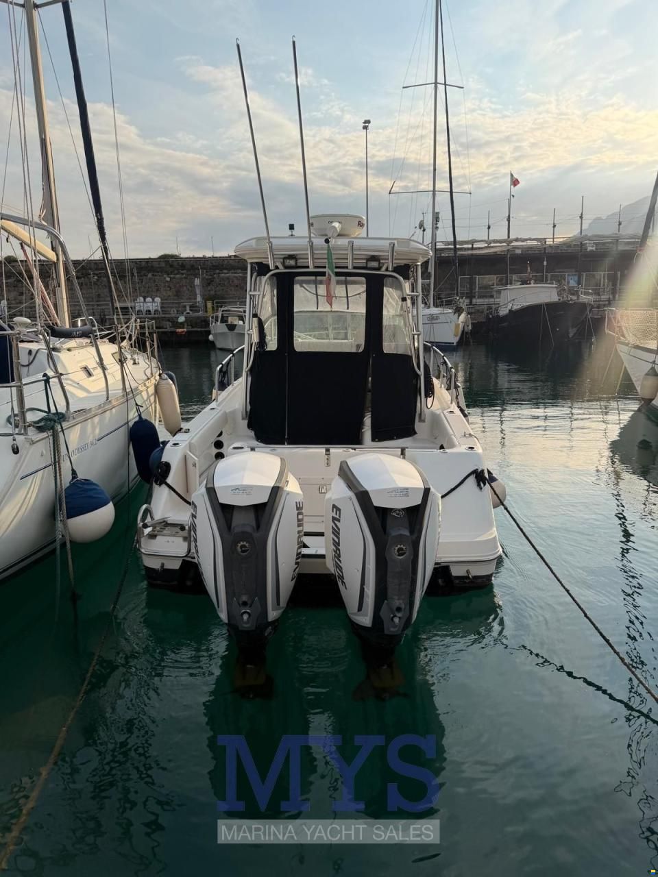 Robalo R265