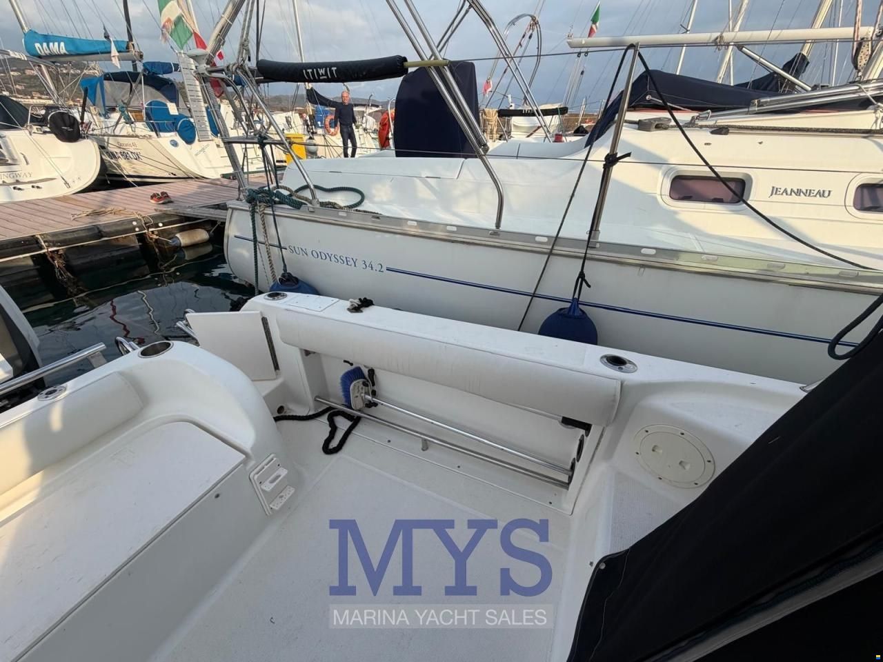 Robalo R265
