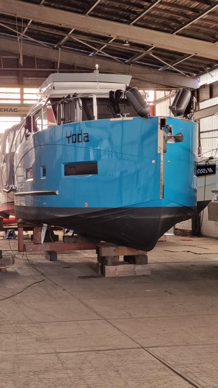 Cobra FUTURA 40 FlyBridge