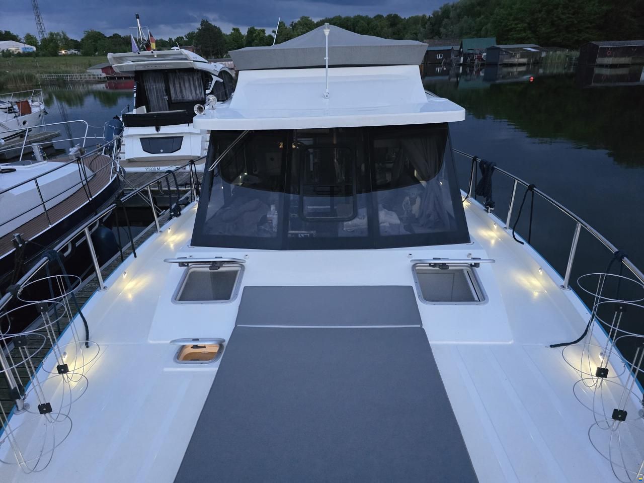 Cobra FUTURA 40 FlyBridge