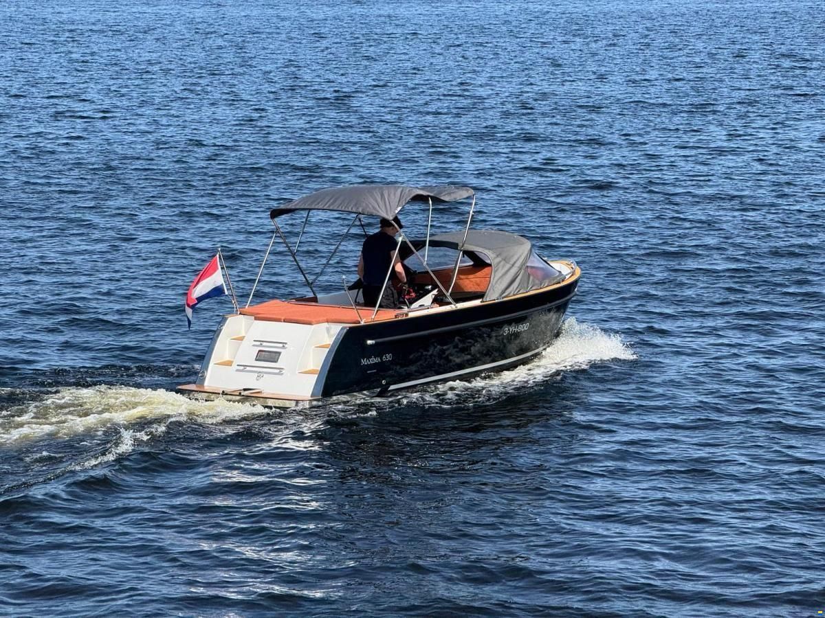 Maxima 630 Tender met boegschroef