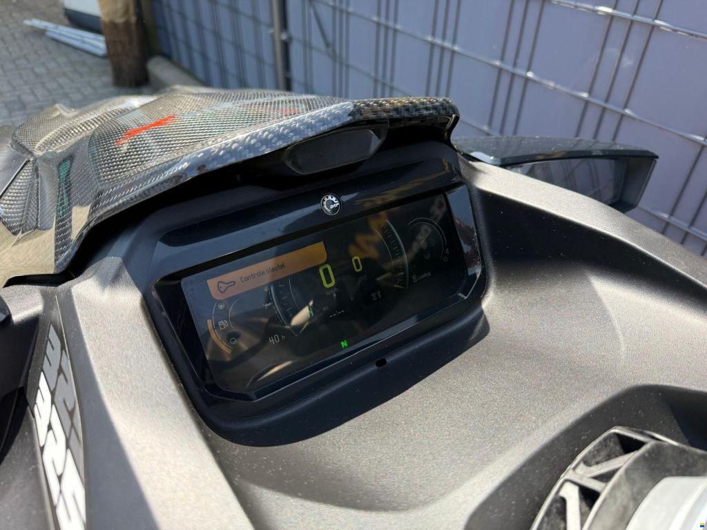 Sea Doo RXP X 325