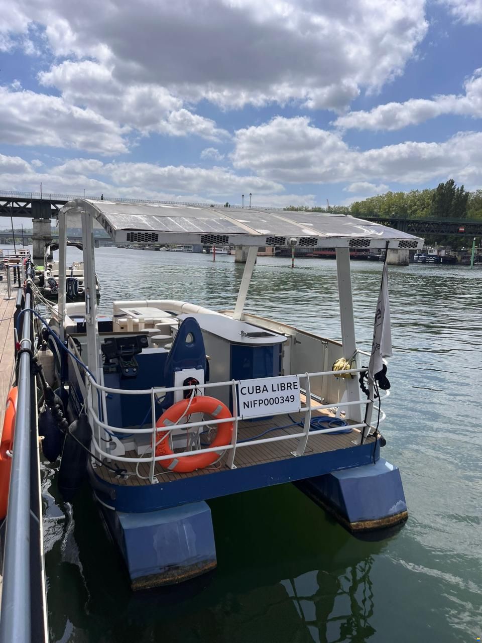 Seawave Bateau &agrave; passagers &eacute;lectro-solaire