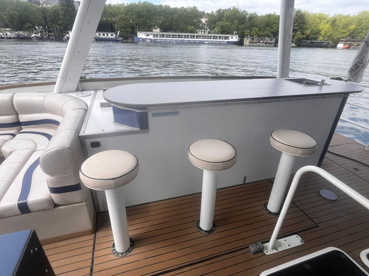 Seawave Bateau &agrave; passagers &eacute;lectro-solaire