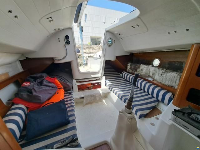 Beneteau First 211