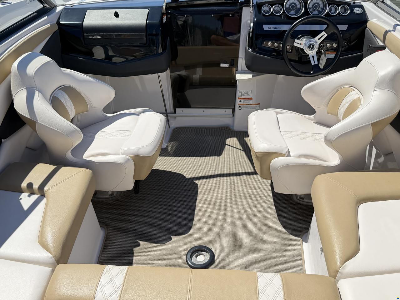 Glastron GT 229
