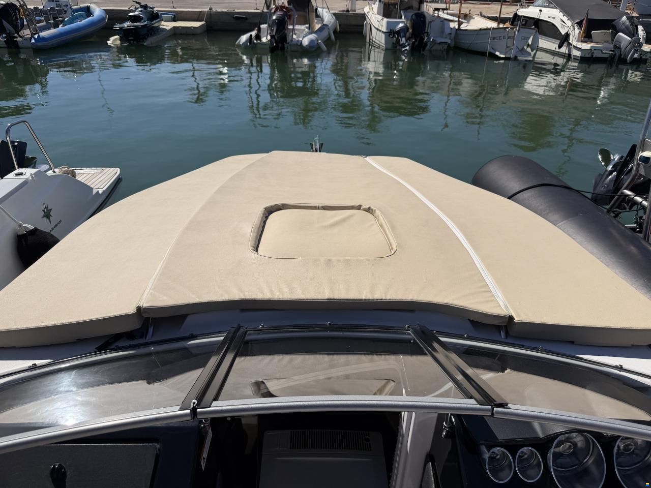 Glastron GT 229