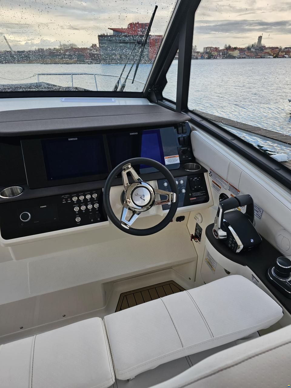 Sea Ray 320 Sundancer