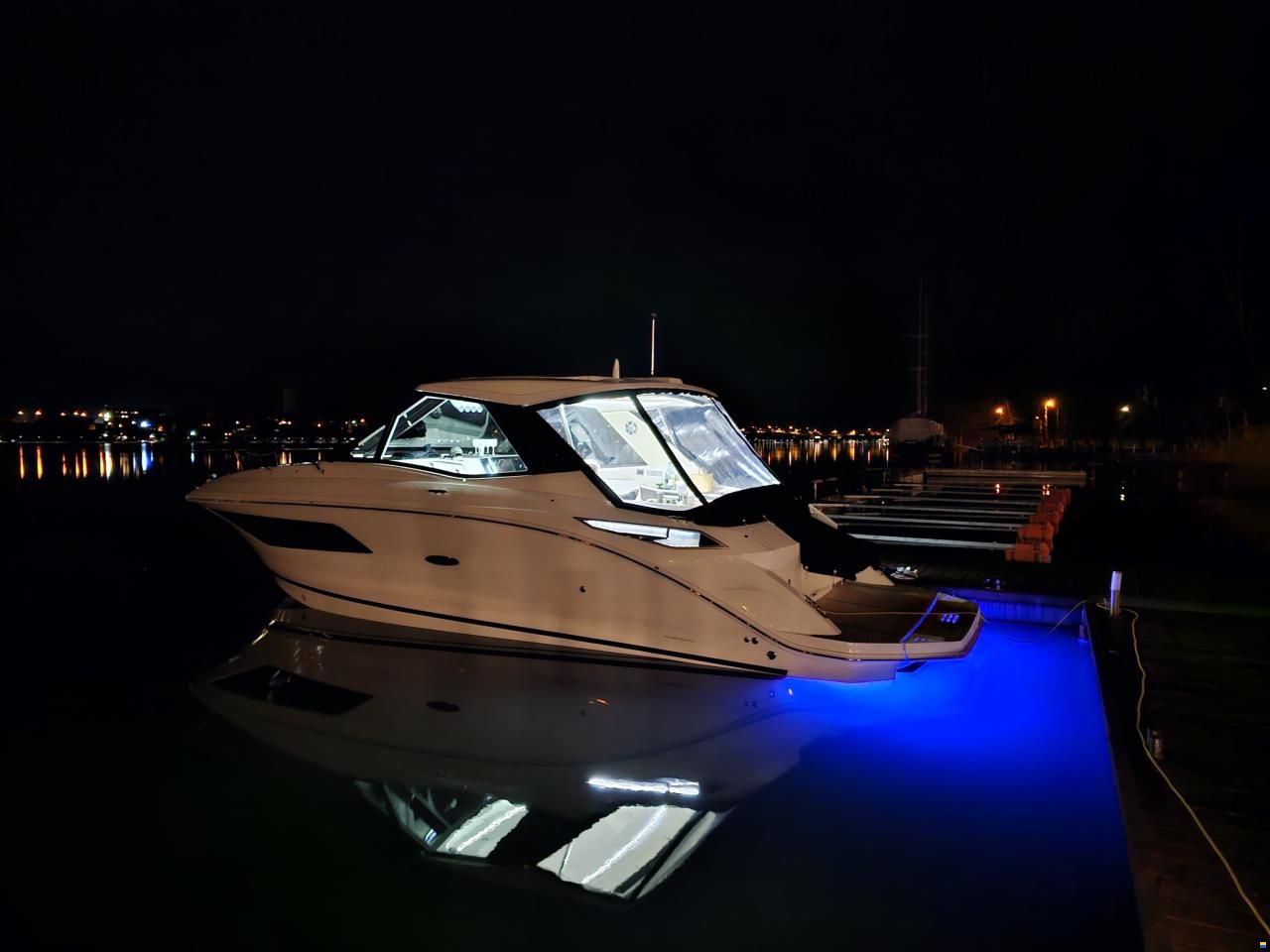 Sea Ray 320 Sundancer