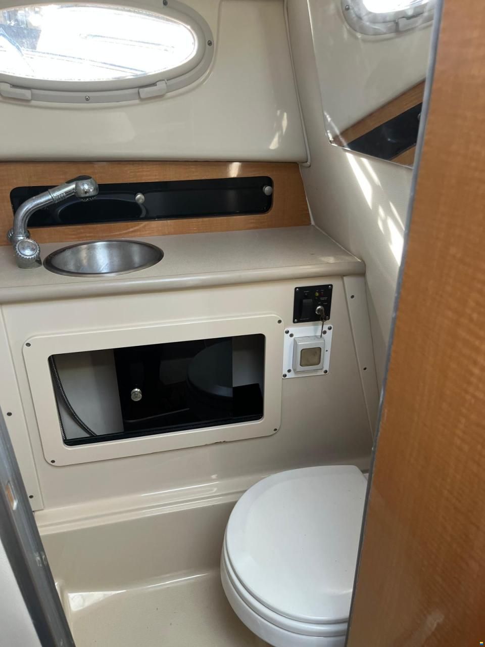 Robalo R265