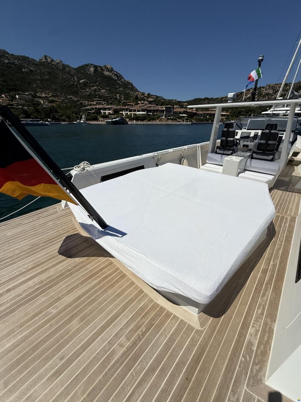 Wally Tender 44