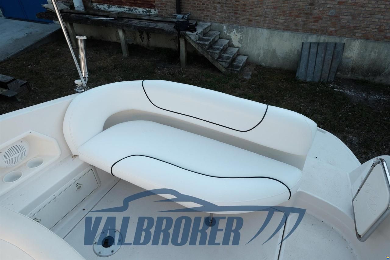 Monterey Boats 245 CR