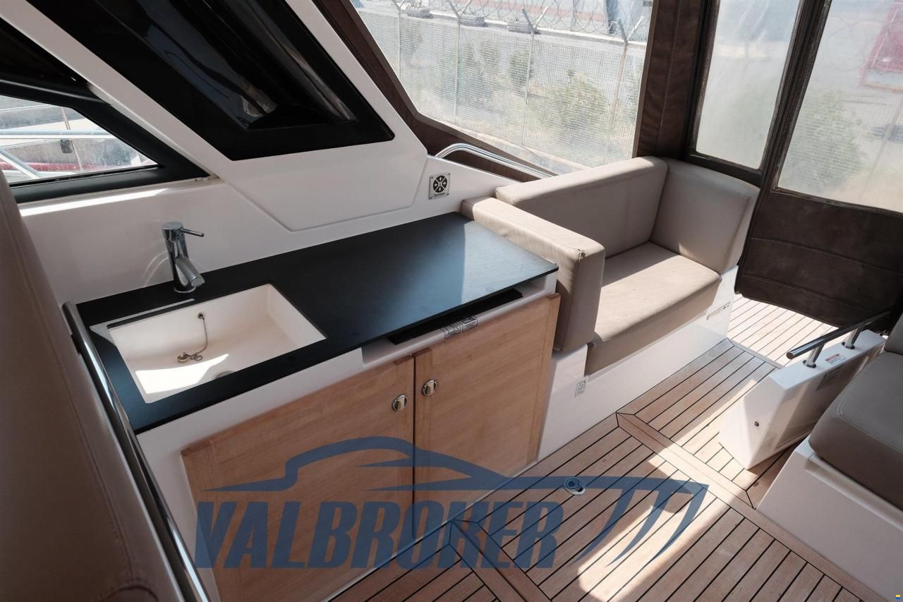 Sealine SC 35