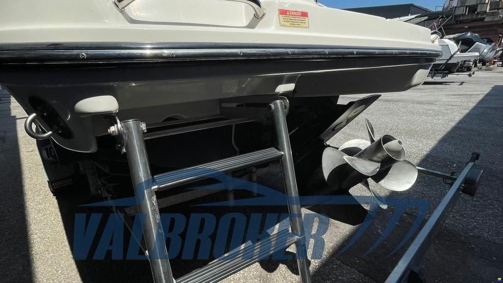 Sea Ray 250 SLX