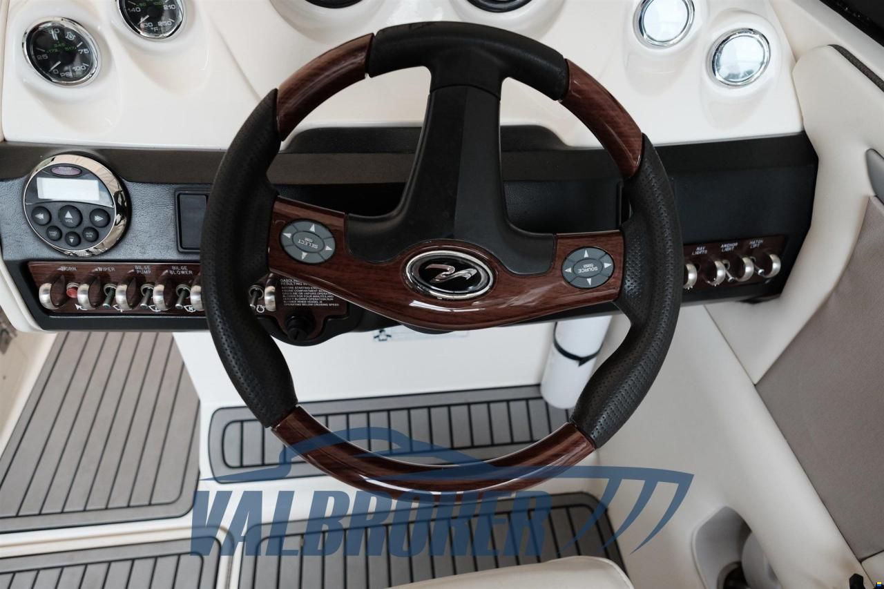 Sea Ray 250 SLX