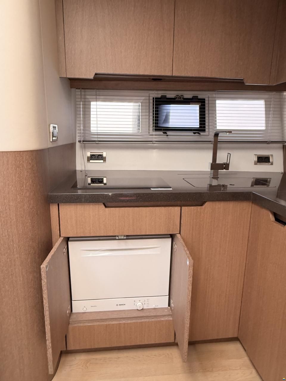 Galeon 485 HTS