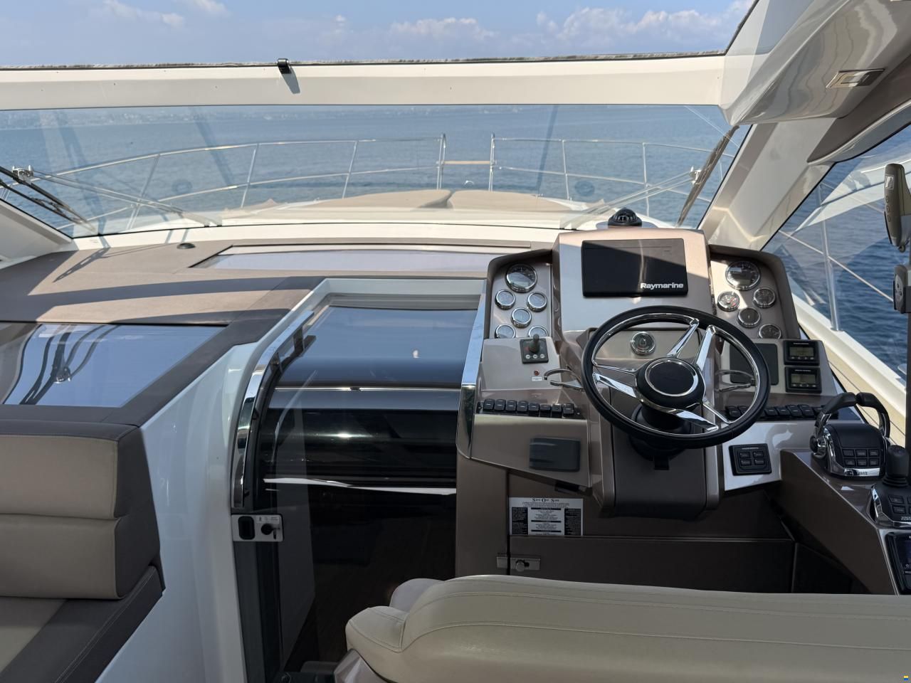 Galeon 485 HTS