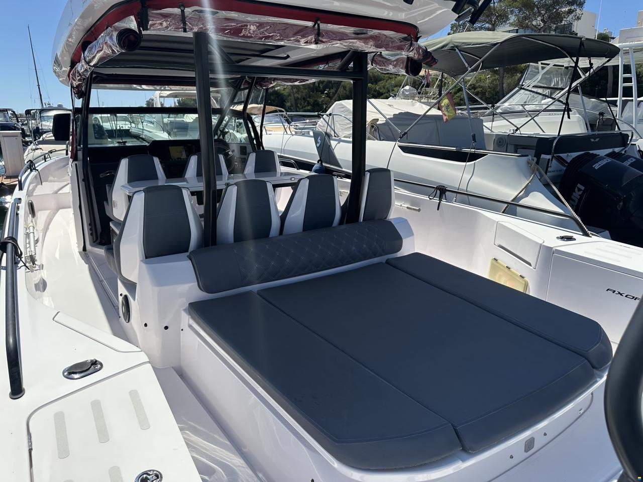 Axopar 37 Sun-Top