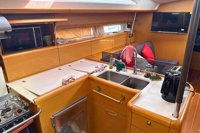 Jeanneau 53