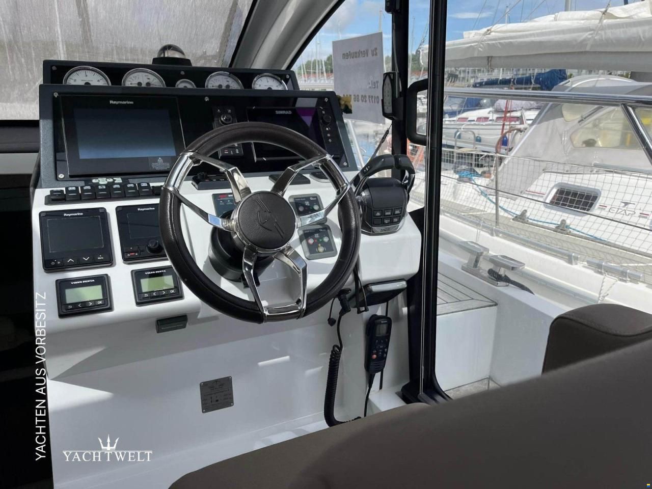 Sealine C330