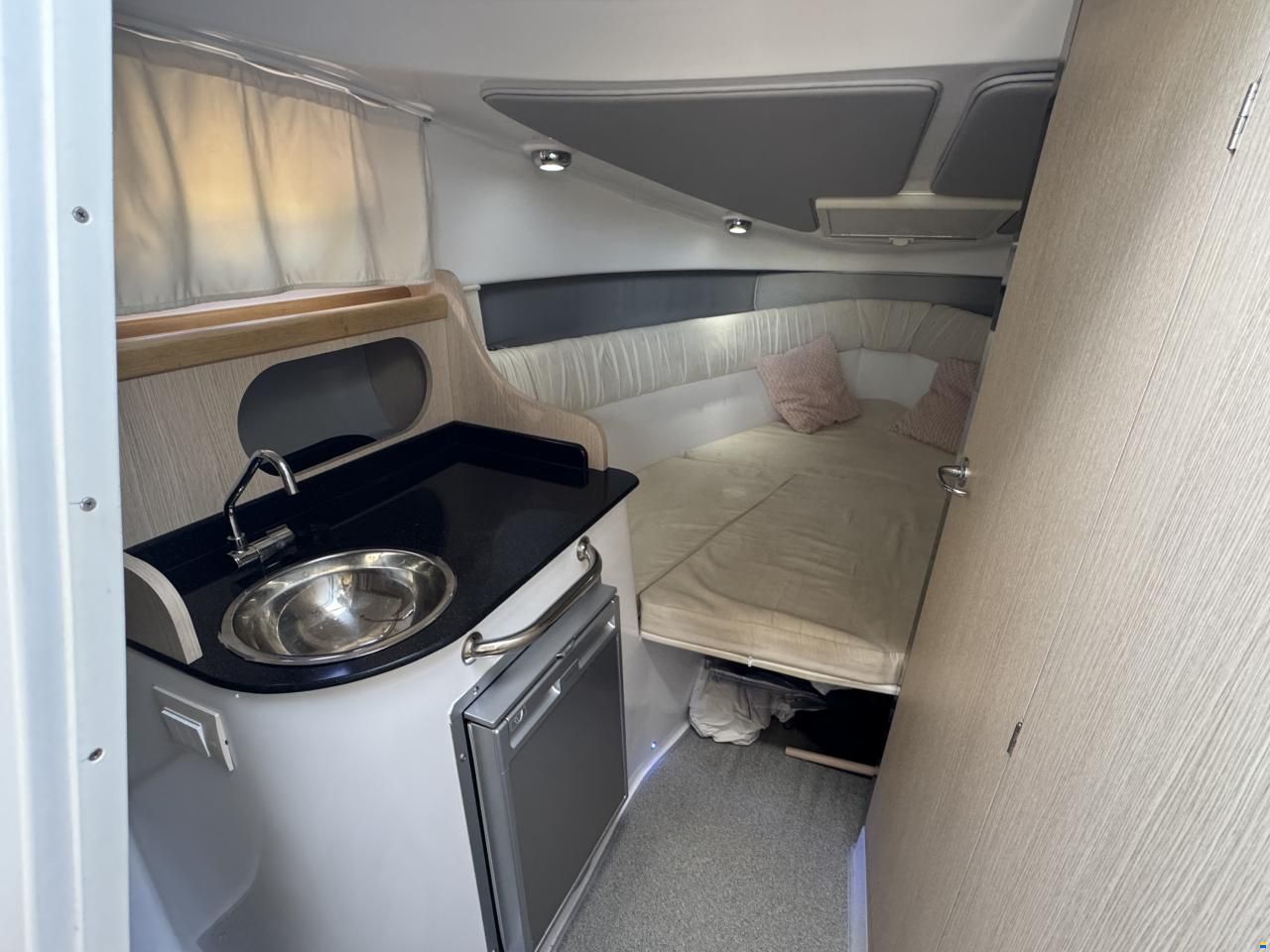 Saver 690 Cabin