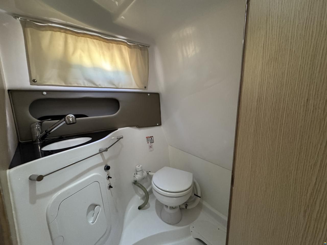 Saver 690 Cabin