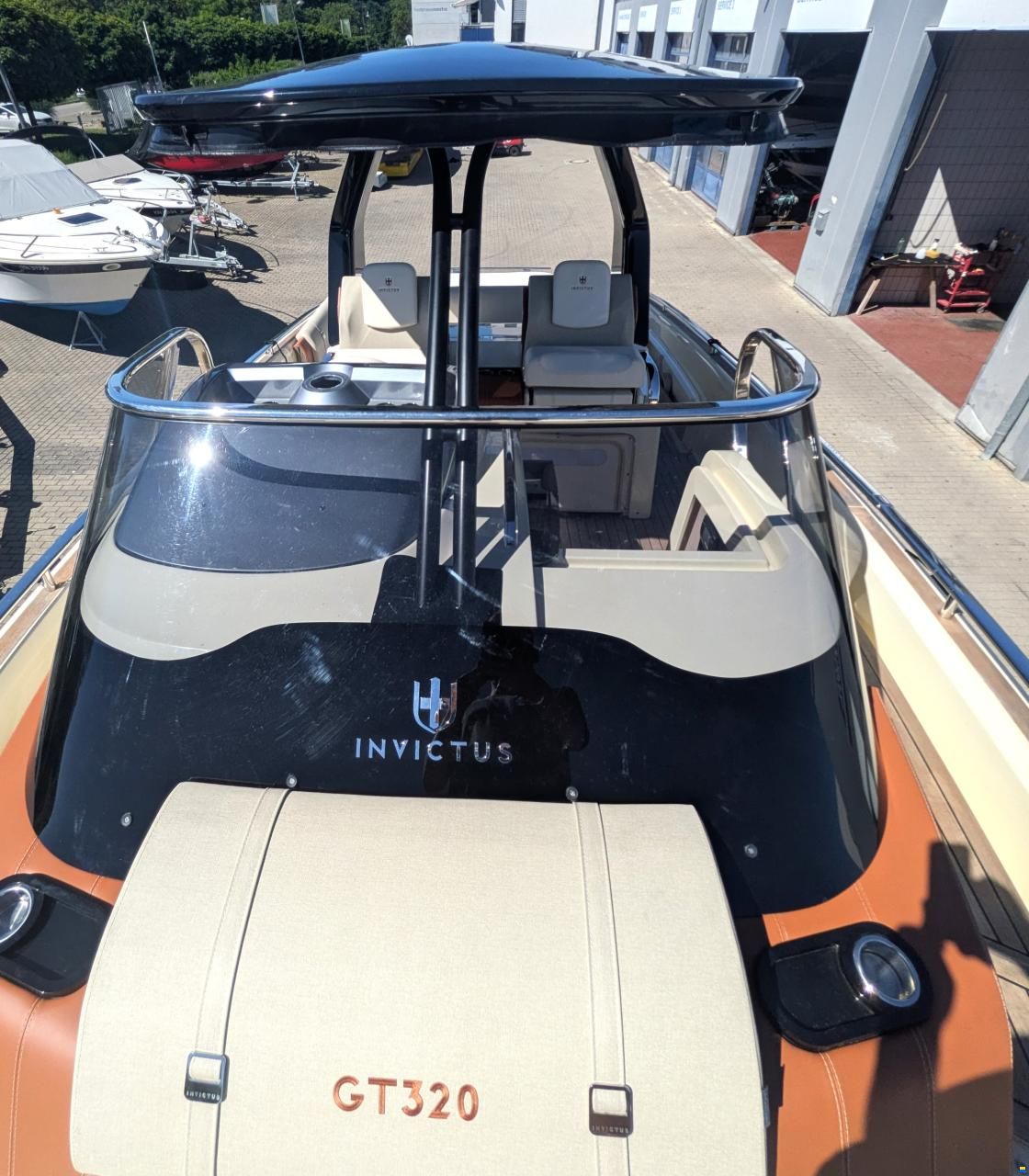 Invictus GT 320