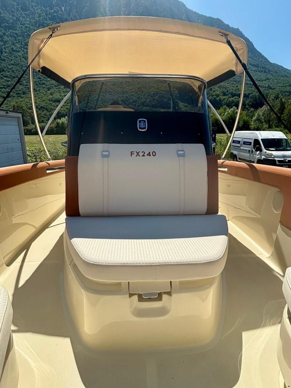Invictus FX240