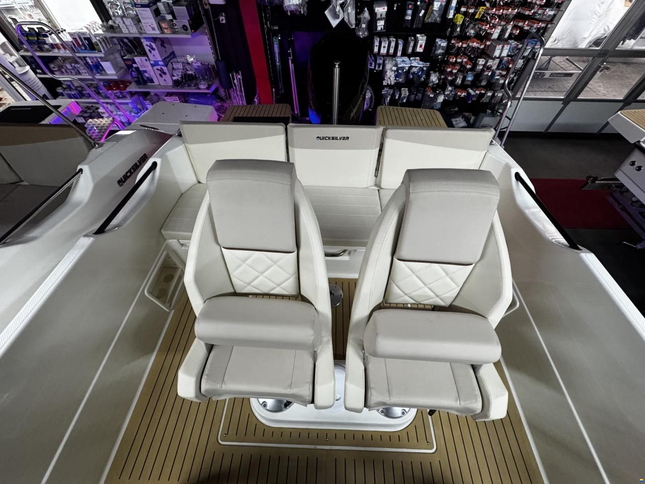 Quicksilver 705 Open + Mercury F200XL V6