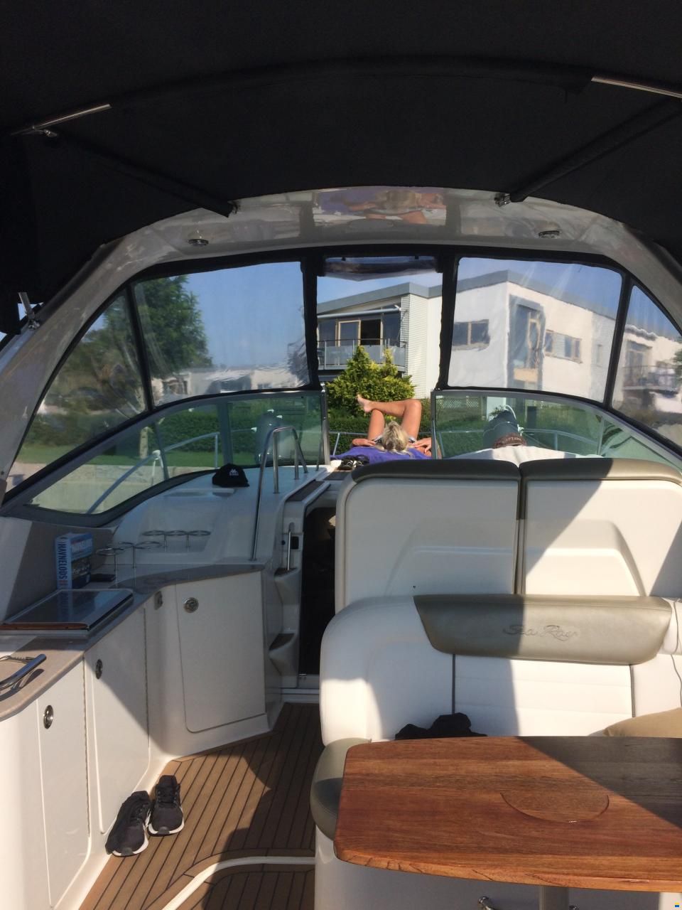 Sea Ray 335 Sundancer