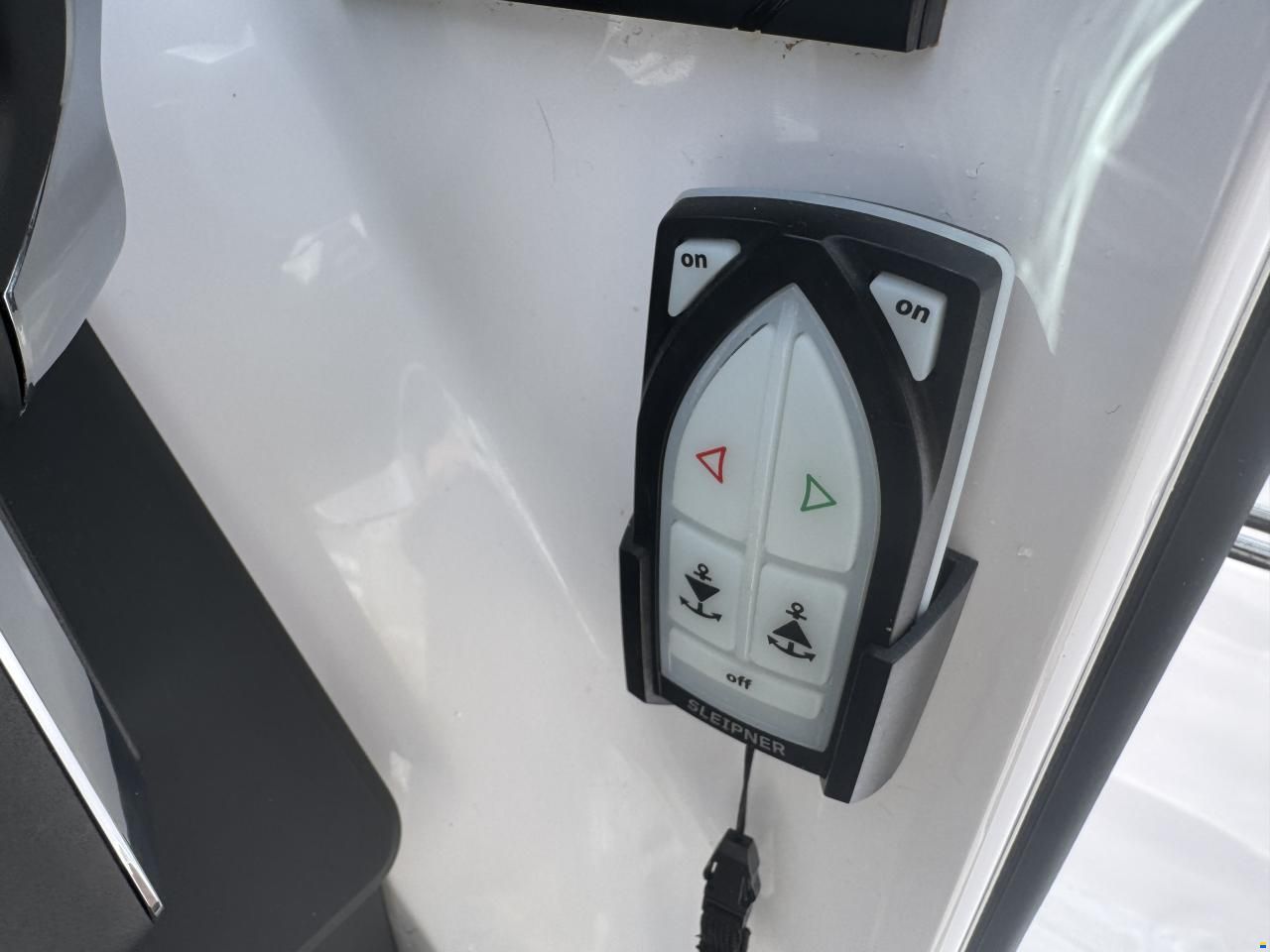 Axopar 37 Cross Cabin