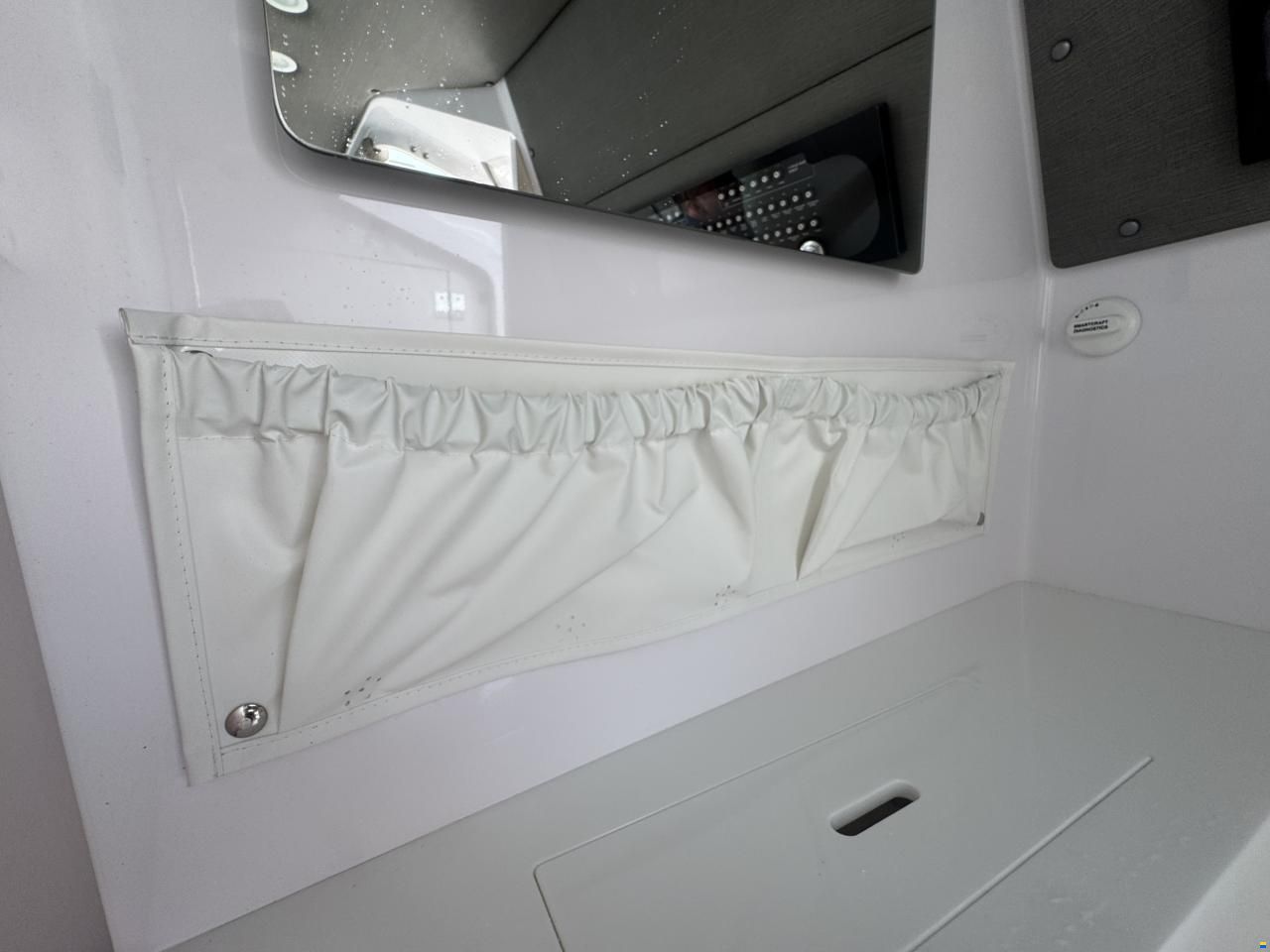 Axopar 37 Cross Cabin